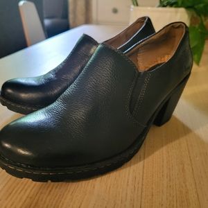 B.O.C. boots size 8